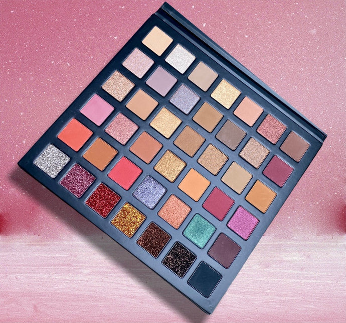 In the Nudes Palette freeshipping - Loud and Vivid Beauty